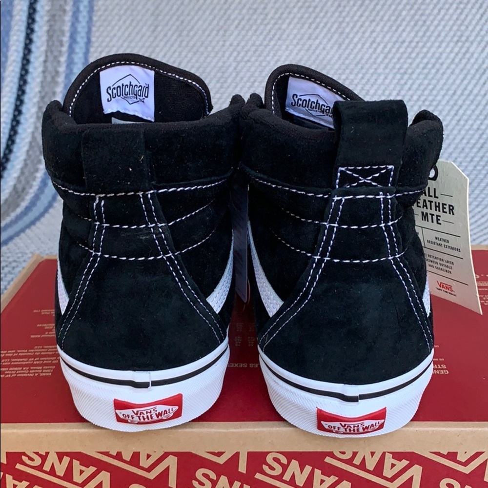 VANS SK8-Hi Mte Black/True White WMNS - Picture 10 of 16